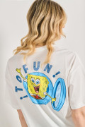 Camiseta crema clara oversize con diseños de Bob Esponja