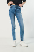Jean jegging azul con desgastes y tiro súper alto