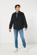 Sobrecamisa unicolor en paño con cuello trucker y bolsillos