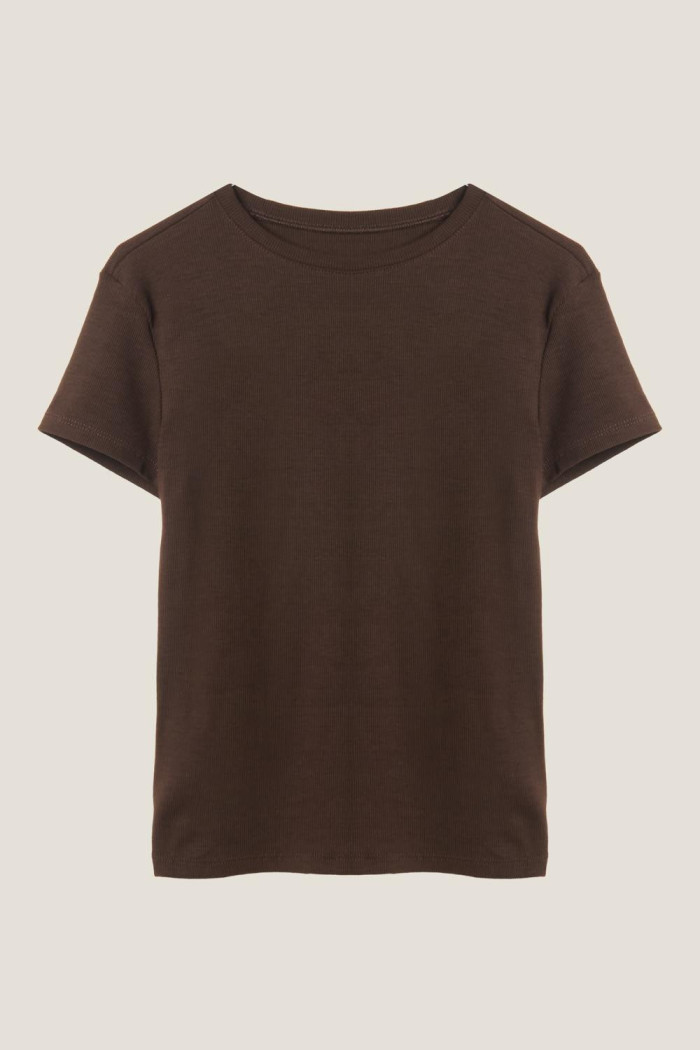 Camiseta en viscosa unicolor manga corta con texturas