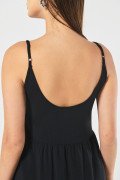 Vestido negro largo con manga sisa y tiras delgadas