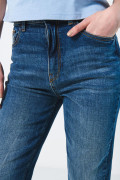 Jean mom bota recta azul oscuro con tiro súper alto