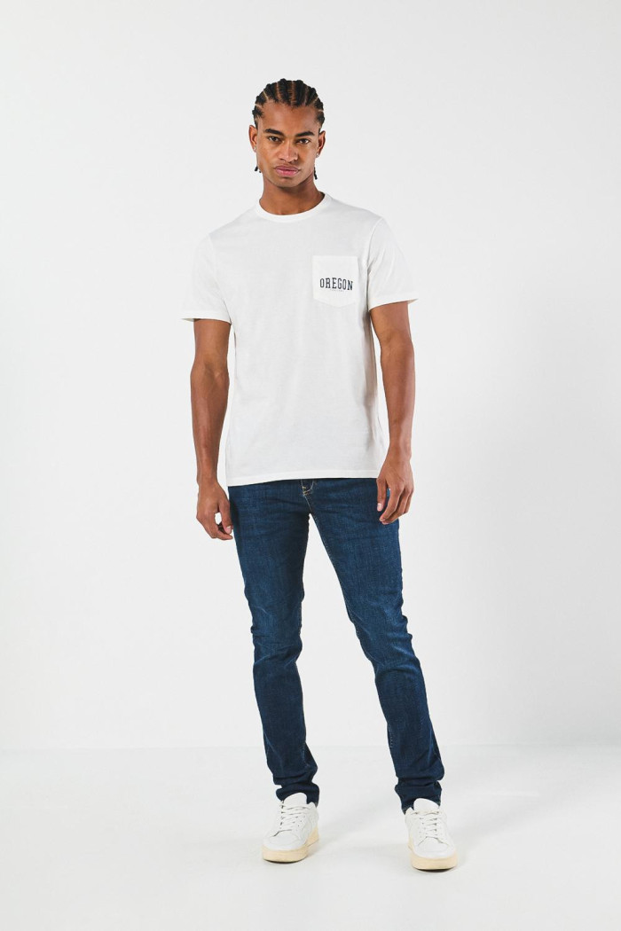 Jean azul oscuro skinny ajustado con tiro bajo