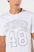 Camiseta college de Michigan crema con manga corta