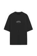 Camiseta oversize manga corta negra con diseño celestial