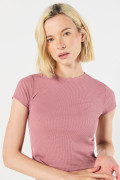 Camiseta en rib rosada oscura manga corta con texturas