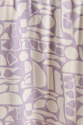 Vestido lila claro corto estampado con tiras y manga sisa