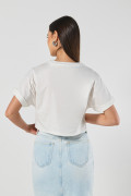 Camiseta crop top crema oversize con arte de Mickey