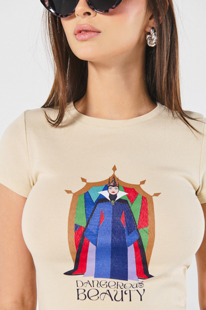 Camiseta kaki clara en rib manga corta de la Reina Malvada