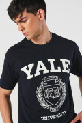 Camiseta azul intensa cuello redondo con diseño de Yale