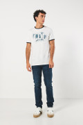 Camiseta college crema con cuello redondo y contrastes