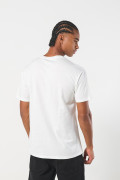 Camiseta manga corta crema con texto college en frente