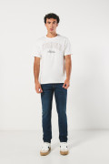 Camiseta en algodón crema college con cuello redondo