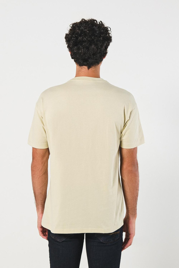 Camiseta kaki cuello redondo con estampado de Dragon Ball Z