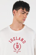 Camiseta oversize crema manga corta con textos college
