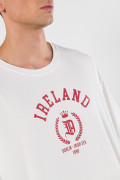 Camiseta oversize crema manga corta con textos college
