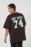 Camiseta college deportiva café oversize con cuello V
