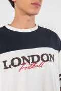 Camiseta crema college oversize con cuello redondo