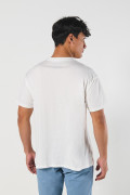 Camiseta crema clara cuello redondo con arte college