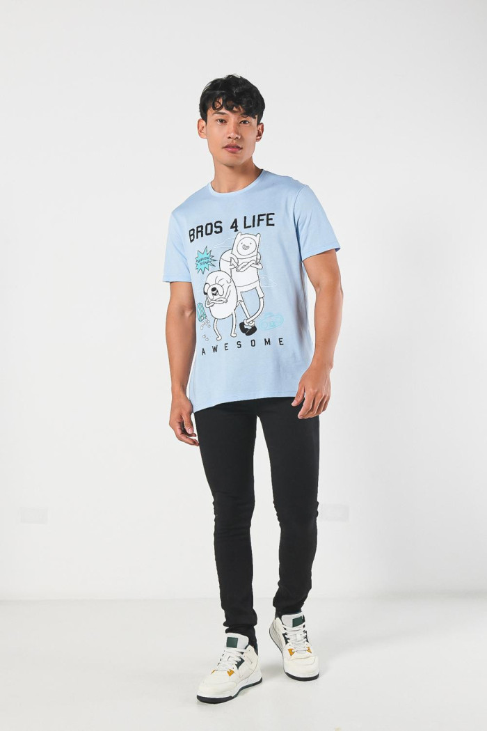 Camiseta azul clara de Hora de Aventura con manga corta