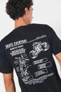 Camiseta manga corta azul intensa con diseños urbanos