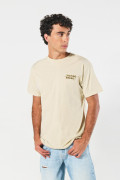 Camiseta cuello redondo unicolor con estampado urbano