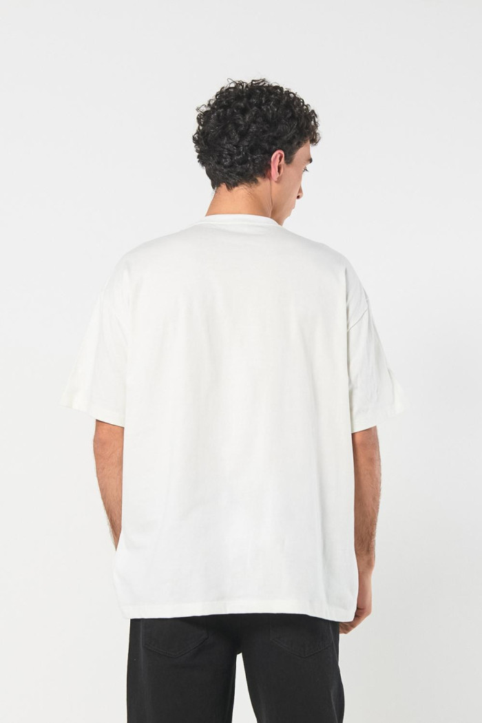 Camiseta crema oversize de Mickey con cuello redondo