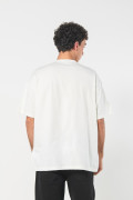 Camiseta crema oversize de Mickey con cuello redondo