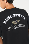 Camiseta college oversize negra con manga corta