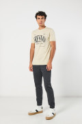 Camiseta kaki con contrastes, manga corta y texto college