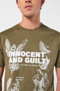 Camiseta cuello redondo verde con estampado celestial