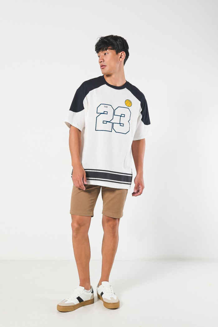 Camiseta oversize college crema clara con manga corta