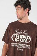 Camiseta kaki oversize manga corta con texto urbano