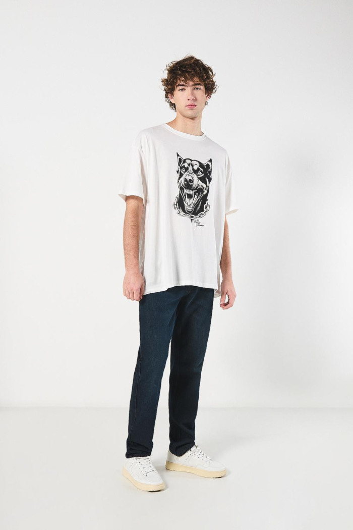 Camiseta oversize crema manga corta con arte de perro