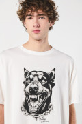 Camiseta oversize crema manga corta con arte de perro