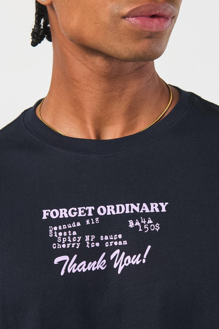 Camiseta azul oversize manga corta con diseños urbanos