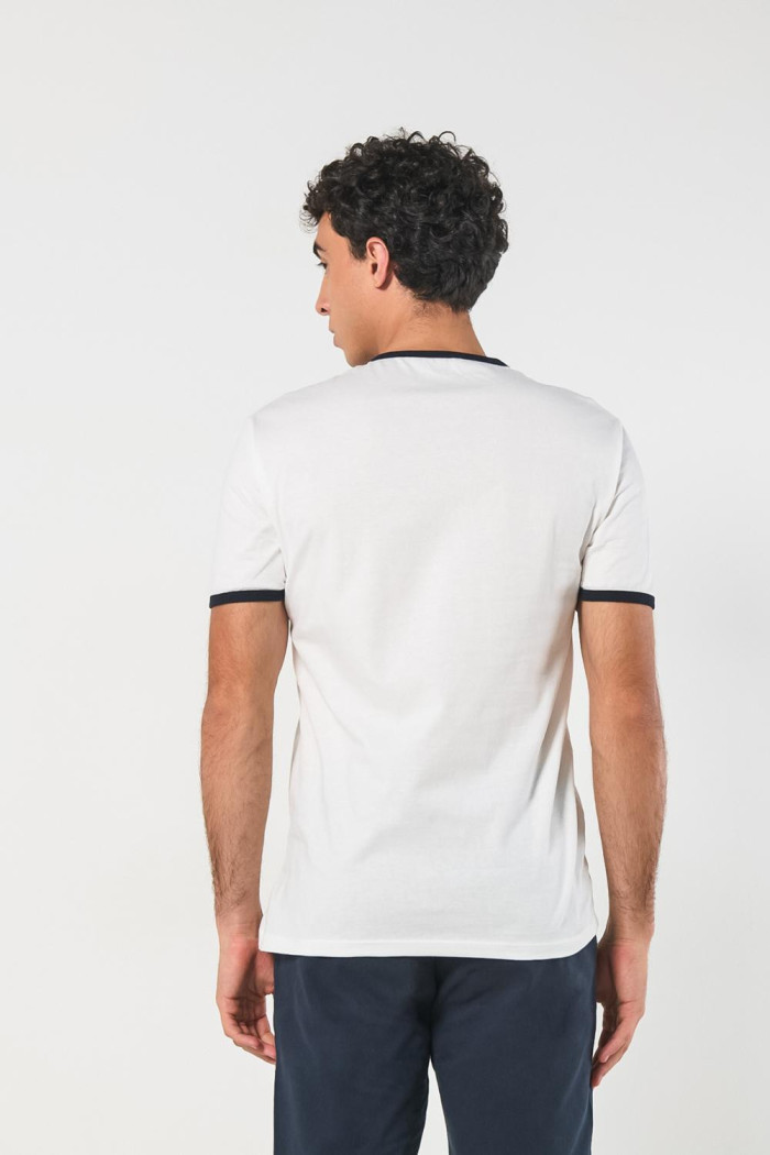 Camiseta de Snoopy & Harvard crema con manga corta