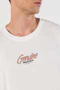 Camiseta manga corta oversize crema con textos estampados