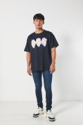 Camiseta oversize azul manga corta con arte futurista