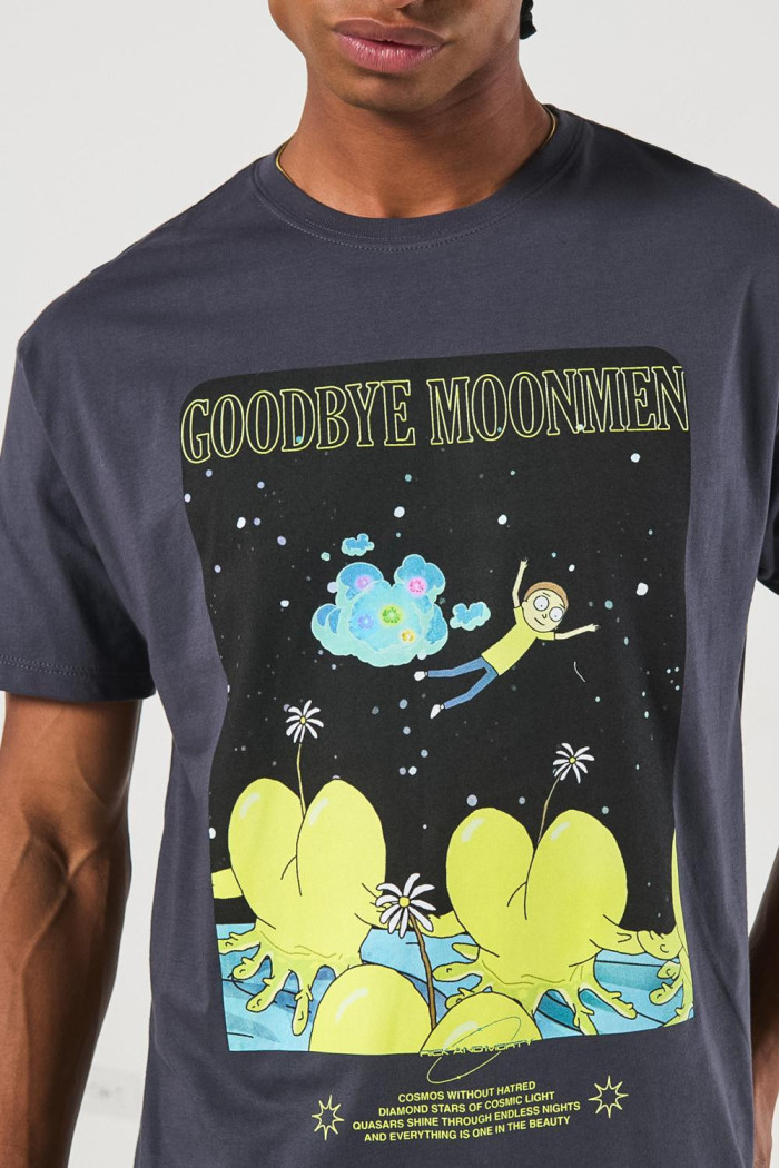 Camiseta gris de Rick and Morty con manga corta