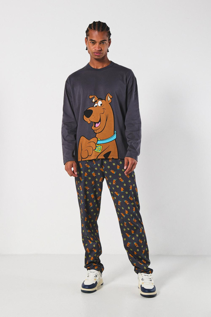 Camiseta manga larga gris con diseño de Scooby-Doo