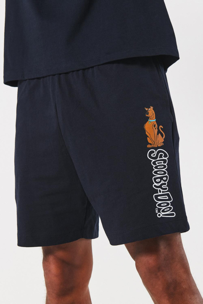 Bermuda azul intensa con estampado de Scooby-Doo
