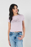 Camiseta en rib unicolor manga corta con diseño coquette