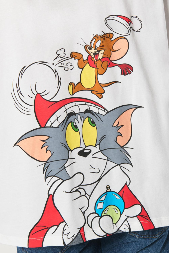 Camiseta de Tom y Jerry navideña crema oversize manga corta