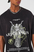 Camiseta negra oversize manga corta con diseño celestial