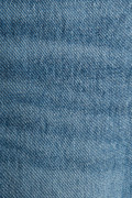 Jean tiro alto boyfriend azul con bota recta y desgastes