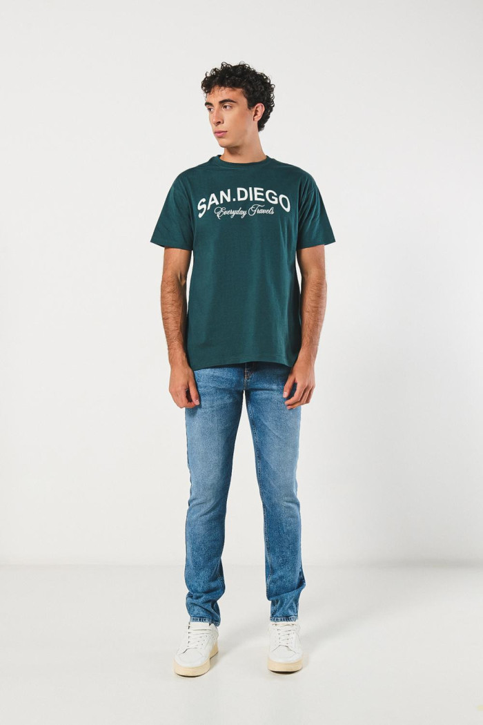 Camiseta verde oscura en algodón manga corta college