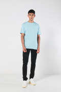 Jean tipo skinny negro con ajuste ceñido y tiro bajo