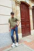 Jean skinny azul oscuro ajustado con tiro bajo