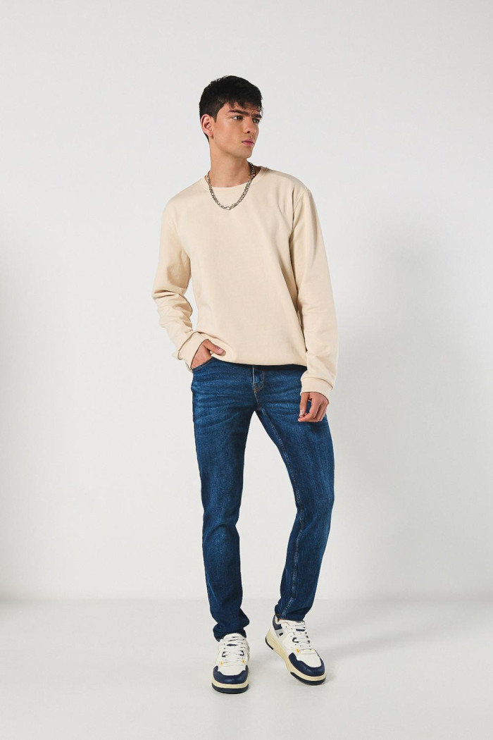 Jean azul oscuro slim tiro bajo con ajuste ceñido